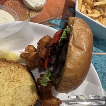 Papa's Raw Bar - Lobster bun - Seafood Near Me - Lighthouse Point, Florida Papa's Raw Bar - Lobster bun - Seafood Near Me - Lighthouse Point, Florida