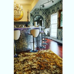 Beautiful salon!!! The ambiance is wonderful and the services are even better. Highly recommend this place!