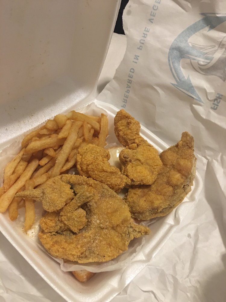 SHARK’S FISH & CHICKEN Updated September 2024 21 Reviews 1734 E