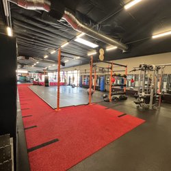 10th Planet Oceanside - Inside - weights area, Muay Thai and boxing ring