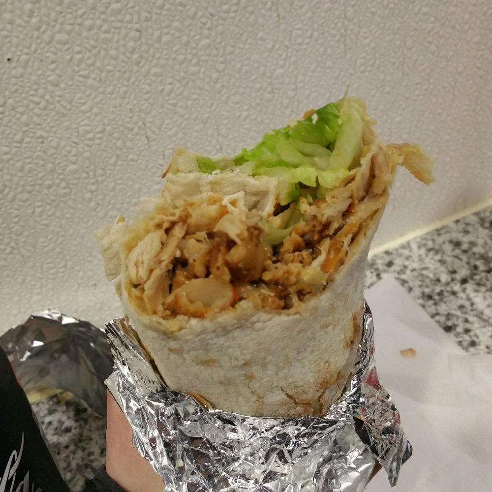 Leeman Döner - Meat, sauce, iceberg lettuce and fresh union. That's all they put on it. - Turkish Near Me - Amsterdam, New Hampshire Leeman Döner - Meat, sauce, iceberg lettuce and fresh union. That's all they put on it. - Turkish Near Me - Amsterdam, New Hampshire