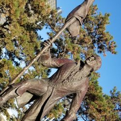 Antoine de Lamothe Cadillac Statue