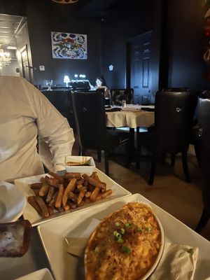 Neyow’s XL Steakhouse by null