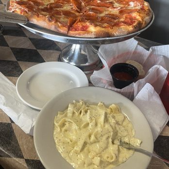 Napolis pizza II - Kid's Fettucini Alfredo Pepperoni pizza - Italian Near Me - Gainesville, Georgia Napolis pizza II - Kid's Fettucini Alfredo Pepperoni pizza - Italian Near Me - Gainesville, Georgia
