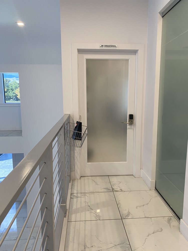 Driftwood Esthetics Logo