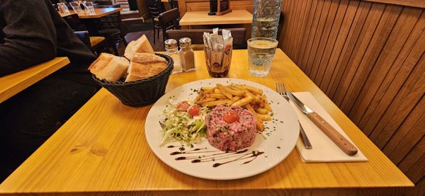 Le Saint Regis by null