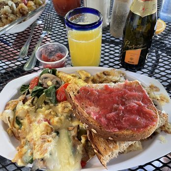The Greenery Cafe - Veggie scramble, hash browns and mimosa - Breakfast & Brunch Near Me - Ogunquit, Maine