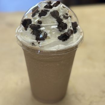 Foodeez - Mocha Frappe with brownie crumbles - Caribbean Near Me - Middletown, Ohio