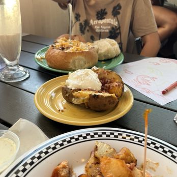 Cool Cat Cafe - Bowl of Homemade Chili - American Near Me - Pismo Beach, California Cool Cat Cafe - Bowl of Homemade Chili - American Near Me - Pismo Beach, California