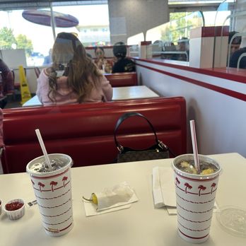In-N-Out Burger - (L) Diet Coke, (R) MUG Root Beer w/Lemon slices - Fast Food Near Me - Baldwin Park, California In-N-Out Burger - (L) Diet Coke, (R) MUG Root Beer w/Lemon slices - Fast Food Near Me - Baldwin Park, California