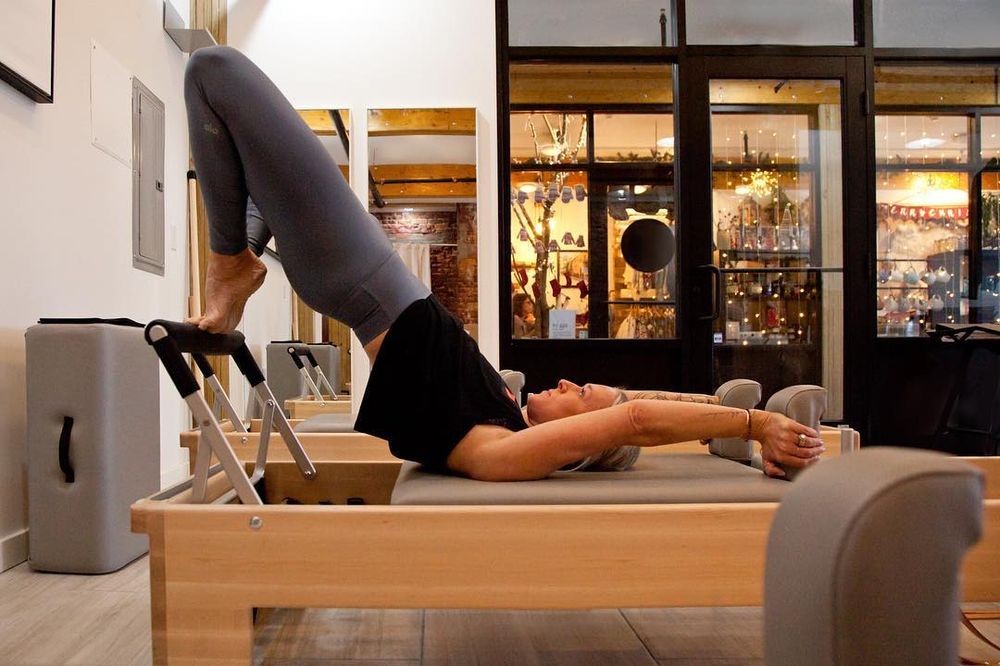 Simple Form Pilates Logo