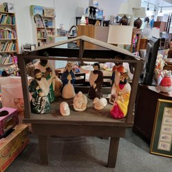 NU 2 U Thrift Store - Nativity set $25