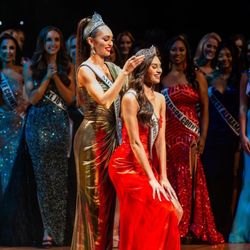Tanology - Lindy had the privilege of tanning Miss USA & Miss Universe.