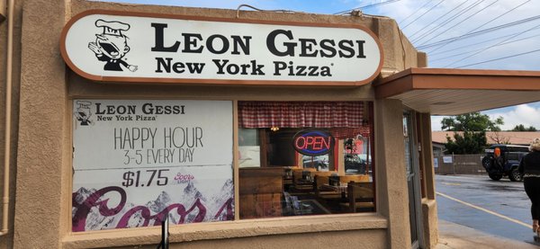 Leon Gessi New York Pizza by null