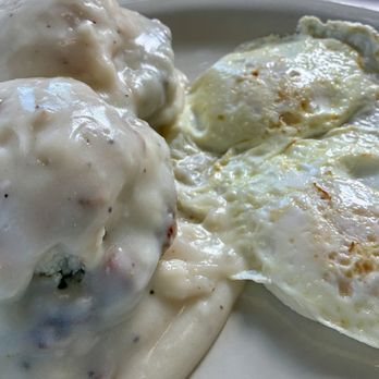 Broadway Diner - American Near Me - Baraboo, Wisconsin