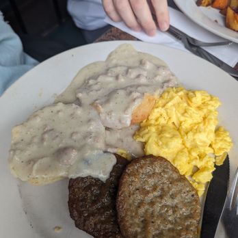 White Wolf Cafe - Biscuit & Gravy - New American Near Me - Orlando, Florida White Wolf Cafe - Biscuit & Gravy - New American Near Me - Orlando, Florida