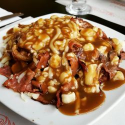 Bon Appétit Chéri - Smoked meat poutine