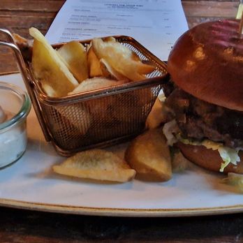 Dolden Mädel - Dolden Mädel Burger - Breweries Near Me - Berlin, BE Dolden Mädel - Dolden Mädel Burger - Breweries Near Me - Berlin, BE