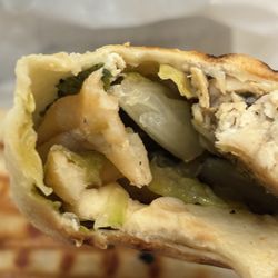 Brasserie Byronz - Frenchie Wrap Chicken Cesar