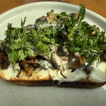 Cindy's Rooftop - Four Star Farm Mushroom Toast - New American Near Me - Chicago, Illinois