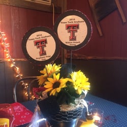 Big E's Barbeque - Well decorated!
