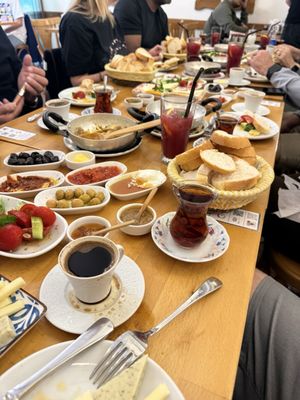 Yiğit Sofram Gözleme ve Kahvaltı by null