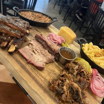 Smokehouse Tailgate Grill - Mix platter - Barbeque Near Me - New Rochelle, New York Smokehouse Tailgate Grill - Mix platter - Barbeque Near Me - New Rochelle, New York