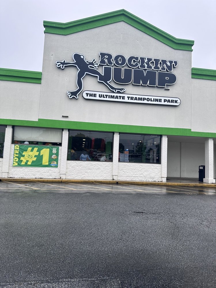 ROCKIN’ JUMP TRAMPOLINE PARK 39 Photos & 31 Reviews 4215 W Gate