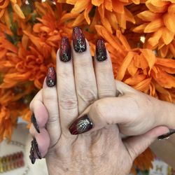 Lush Nail Studio - Kelly