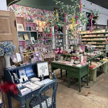 Urban Garage Market - Beautiful nooks of stationery, jewelry, baby clothes, and more - Women's Clothing Near Me - St. Joseph, Michigan