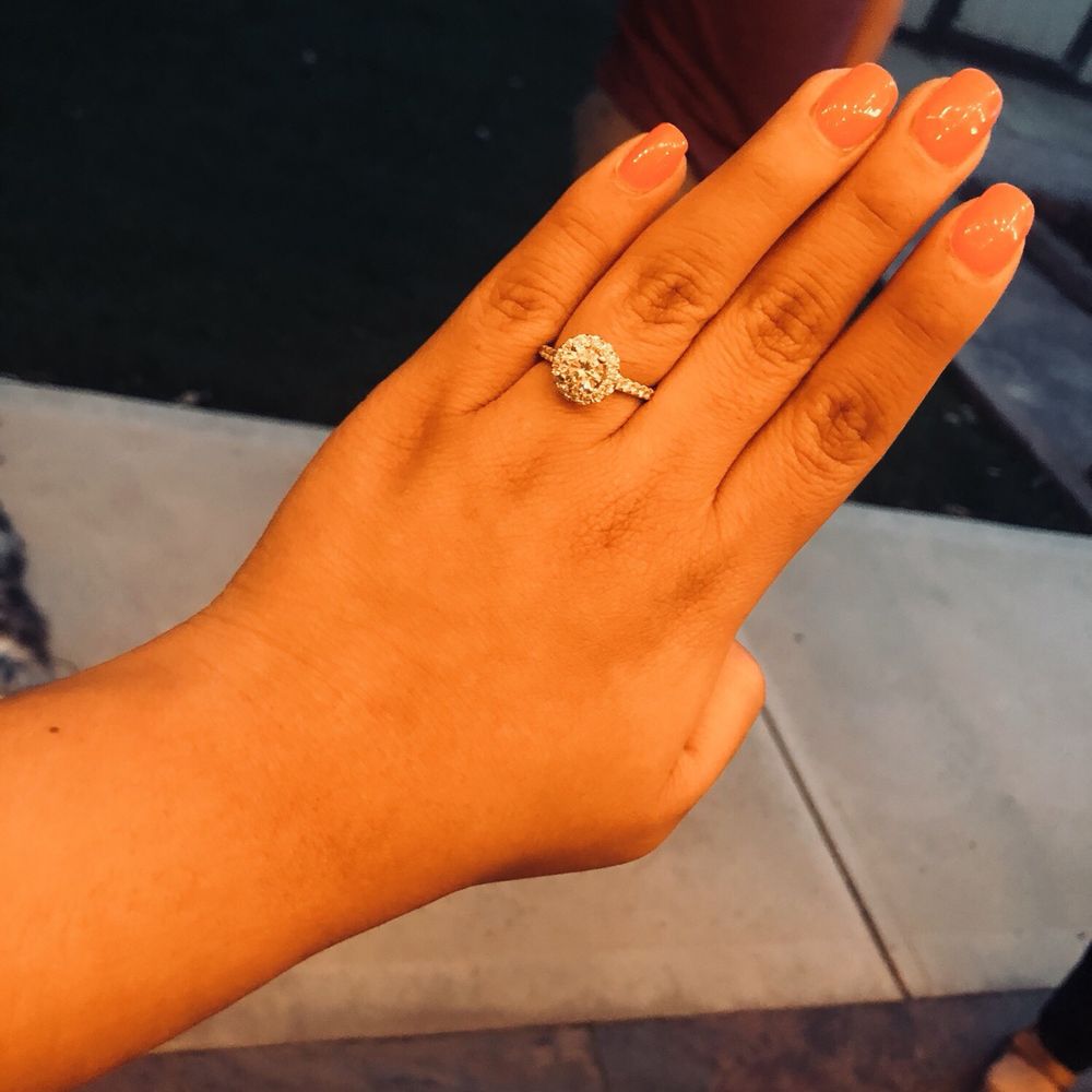 Helzberg Diamonds - Jewelry Near Me - Gilbert, Arizona Helzberg Diamonds - Jewelry Near Me - Gilbert, Arizona