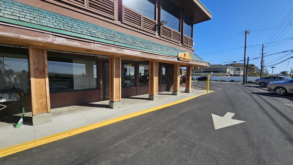 Maili Sunset Marketplace