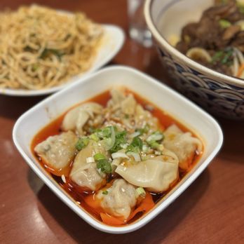 Ox 9 Lanzhou Hand Pulled Noodles - Chili oil pork wonton - Asian Fusion Near Me - Mountain View, California Ox 9 Lanzhou Hand Pulled Noodles - Chili oil pork wonton - Asian Fusion Near Me - Mountain View, California