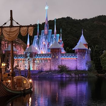 香港迪士尼樂園 - It's a Small World! - Amusement Parks Near Me - Hong Kong, HK 香港迪士尼樂園 - It's a Small World! - Amusement Parks Near Me - Hong Kong, HK
