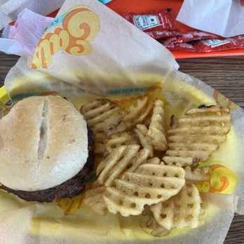 Eats Burgers - Eats classic (w/no cheese no onion) - Burgers Near Me - Fredericksburg, Virginia Eats Burgers - Eats classic (w/no cheese no onion) - Burgers Near Me - Fredericksburg, Virginia