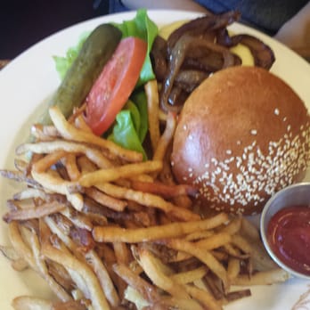 Parc - CHEESEBURGER - French Near Me - Philadelphia, Pennsylvania