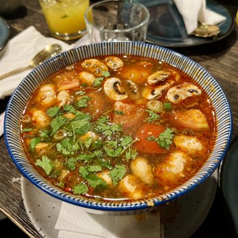 Kin Long Beach - Thai Near Me - Long Beach, California