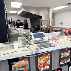 Cashier/kitchen