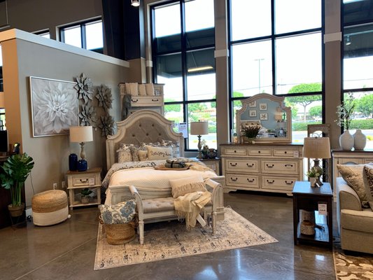 Ashley Homestore Maui 237 Dairy Rd Kahului Hi Auto Repair Mapquest