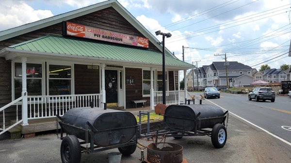 Carolina Brothers Pit Barbeque by null