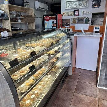 Bakery Makel - Desert bar - Desserts Near Me - Clearwater, Florida