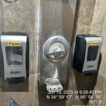 Love's Travel Stop - No soap in either dispenser in the shower.  Get it together Management. - Gas Stations Near Me - Palestine, Arkansas
