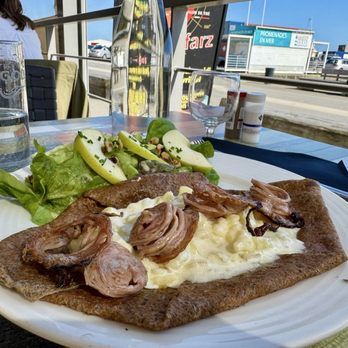 Latitude Crêpe - Sausage and cheese crepe - Creperies Near Me - Brest, 29