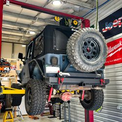 Off-Camber 4x4 Garage
