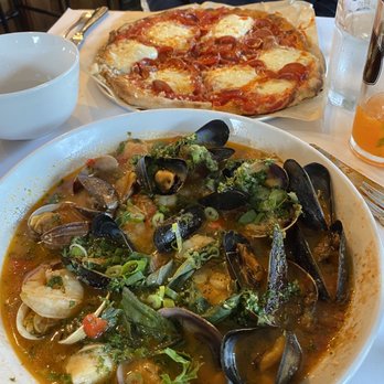 Hazel - Seafood stew and pepperoni pizza - Pizza Near Me - Occidental, California