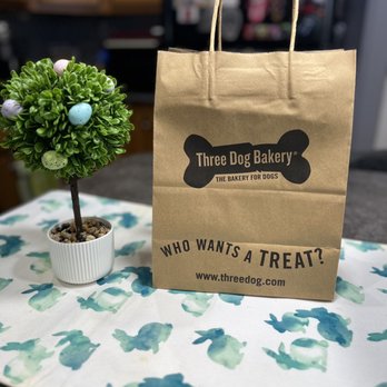 Three Dog Bakery - Treat bag - Pet Stores Near Me - Sewickley, Pennsylvania Three Dog Bakery - Treat bag - Pet Stores Near Me - Sewickley, Pennsylvania