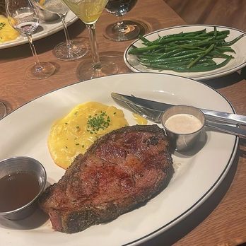The James - Prime rib, potatoes, green beans - American Near Me - Charleston, South Carolina