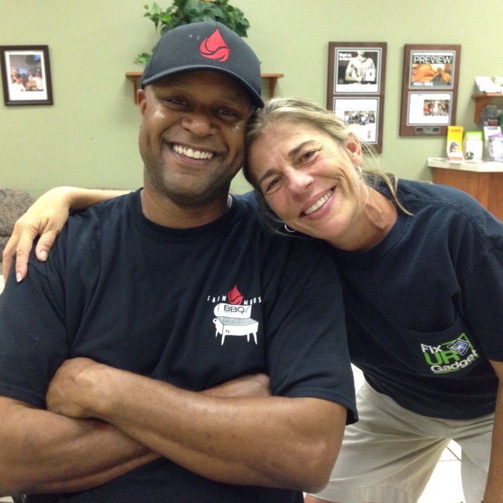 Fainmous BBQ - The owner, Jamie Fain, with my friend, Tori Alfano. A true southern gentleman with a gift in the culinary art of bar-b-que!!! - Barbeque Near Me - Houston, Texas Fainmous BBQ - The owner, Jamie Fain, with my friend, Tori Alfano. A true southern gentleman with a gift in the culinary art of bar-b-que!!! - Barbeque Near Me - Houston, Texas