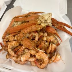 Fresh Seafood Distributors - Shrimp and crab leg combo