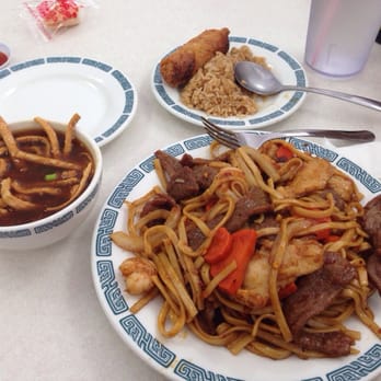 Wall Chinese Cafe - I got the Wall Lo Mein extra spicy with extra beef. A hot and sour soup with croutons and it came with rice. I got the egg roll. - Chinese Near Me - Ennis, Texas Wall Chinese Cafe - I got the Wall Lo Mein extra spicy with extra beef. A hot and sour soup with croutons and it came with rice. I got the egg roll. - Chinese Near Me - Ennis, Texas